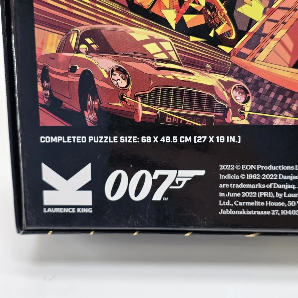 The World of James Bond: A 1000-piece Jigsaw Puzzle‎ by Laurence King Publishing